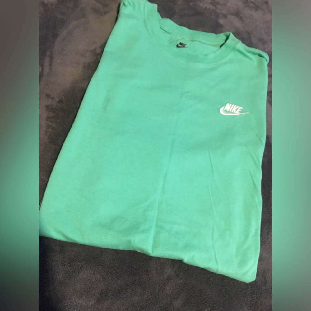 Nike Mens Mint Green tee.